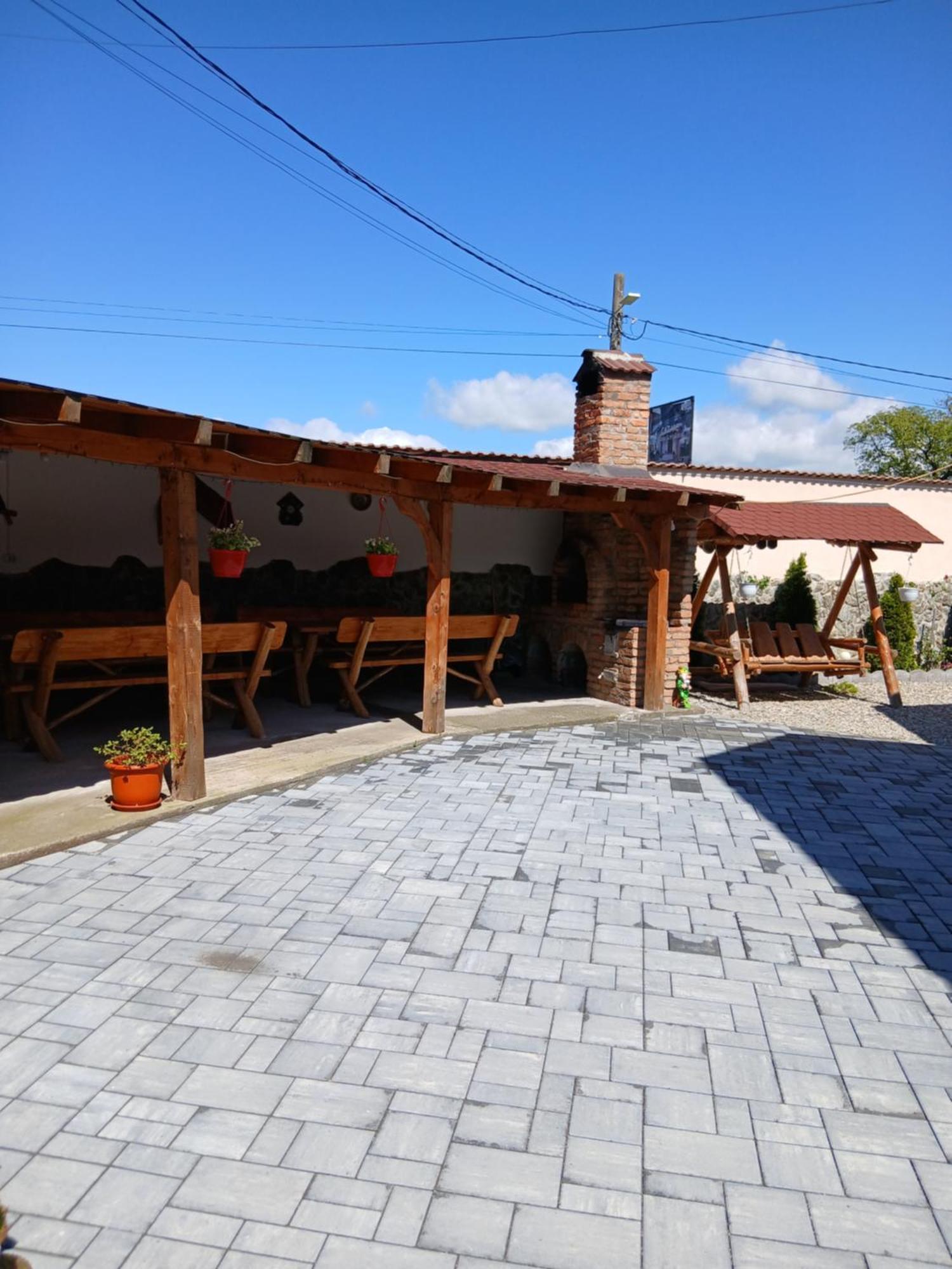 Casa Loredana Cartisoara Exterior photo